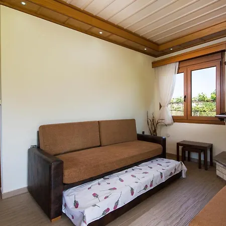 Semiramis * Chrysi Ammoudia